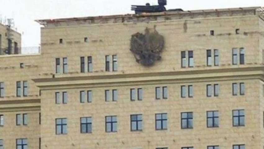 В Москве на крыше здания Минобороны России установили ПВО (ВИДЕО)