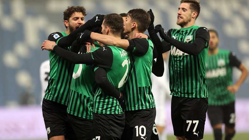 Чому зелені футбольні форми в Італії опиняться "поза законом" Чому зелені футбольні форми в Італії опиняться "поза законом"