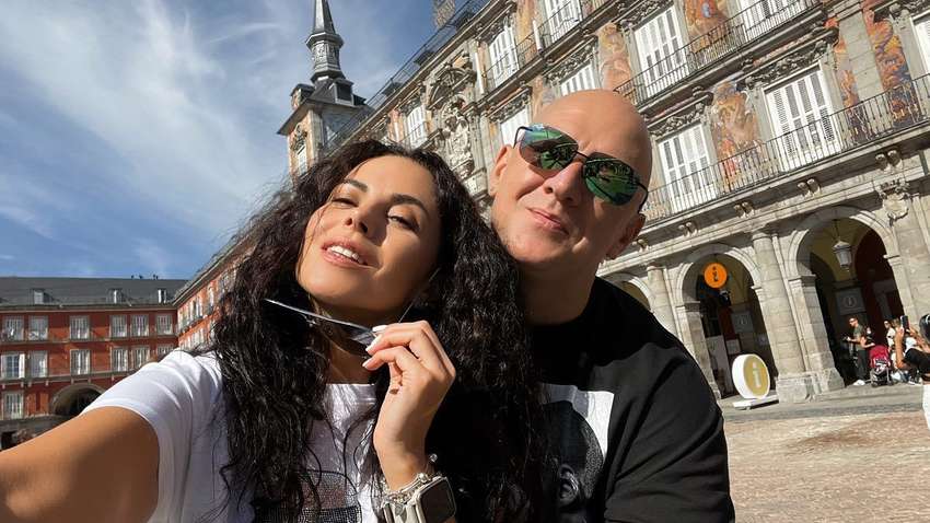 "Можете не повертатися": Каменських дорікнули за від'їзд з України