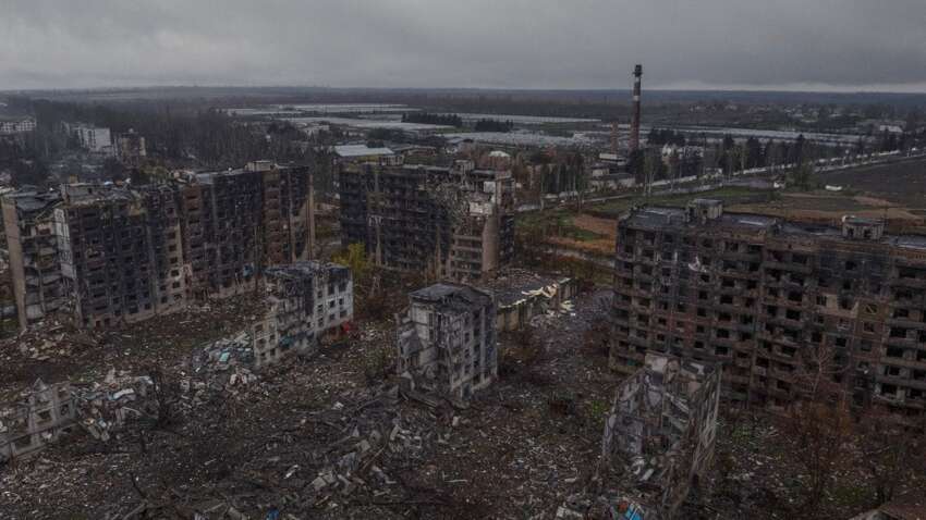 Росія стягує важку техніку для штурму важливого міста: що там відбувається 