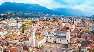 Италия готова заплатить 100 тысяч евро за переезд в этот живописный горный регион