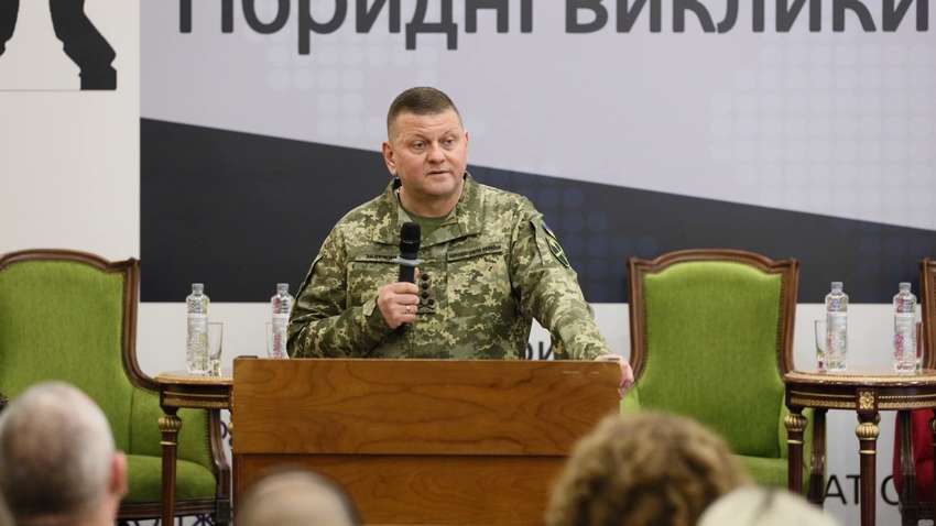 Главнокомандующий ВСУ обратился с призывом к политикам не мешать военным делать свою работу