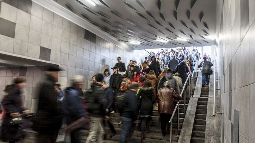 В Киеве парень с отверткой набросился на толпу прохожих