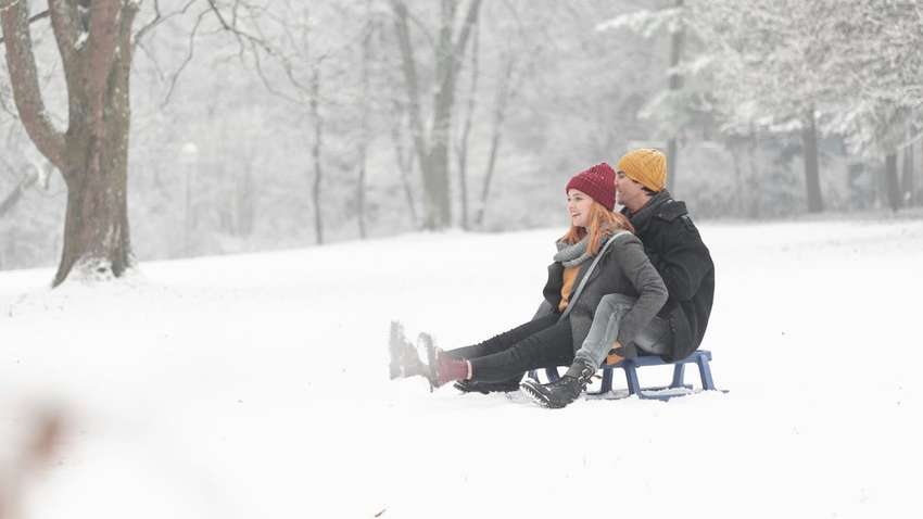 Катание на санках: новая токсическая тенденция зимних отношений Катание на санках: новая токсическая тенденция зимних отношений