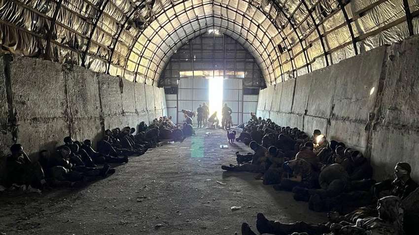 Стали известны шокирующие детали сдачи в плен сотни русских военных  