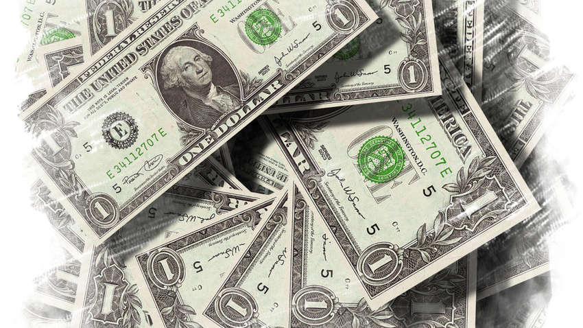 НБУ установил курс валют на 7 августа: доллар и евро дешевеют