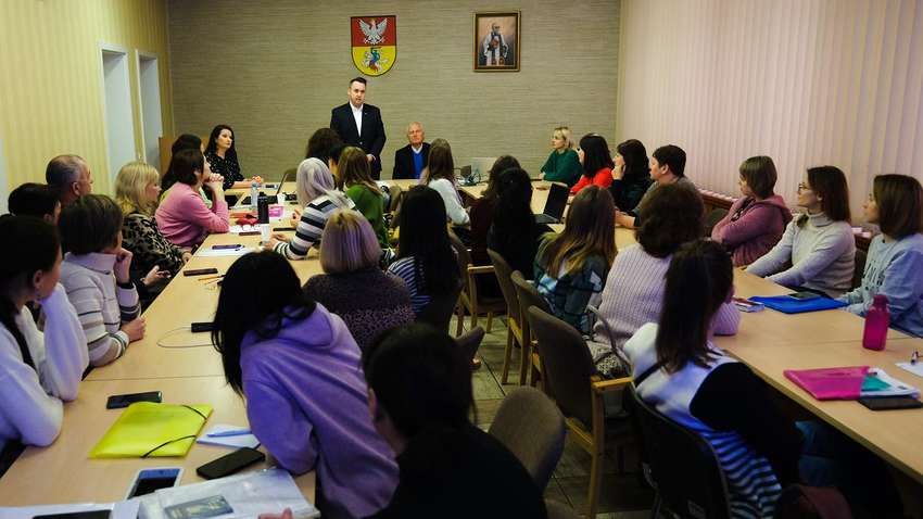 У Польщі українським вчителям-біженцям надали роботу у школах: деталі