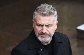  Известный русский певец оказался на грани смерти: что произошло