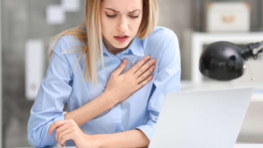 Кардиолог назвал скрытый симптом, который может появиться за несколько дней до сердечного приступа.