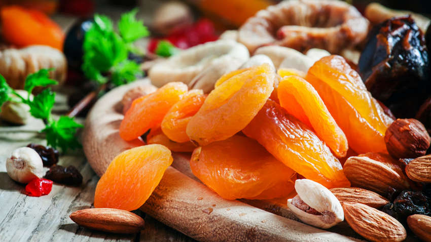 Як правильно вибрати сухофрукти: поради дієтологів