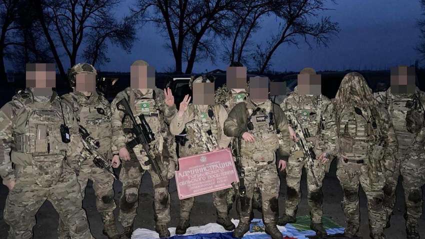 Російські добровольці увійшли в нове село в Росії: захопили адміністративну будівлю Російські добровольці увійшли в нове село в Росії: захопили адміністративну будівлю