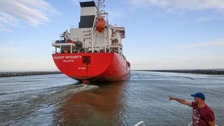 Три иностранных корабля прорвали российскую блокаду и стали на якорь в Украине Три иностранных корабля прорвали российскую блокаду и стали на якорь в Украине