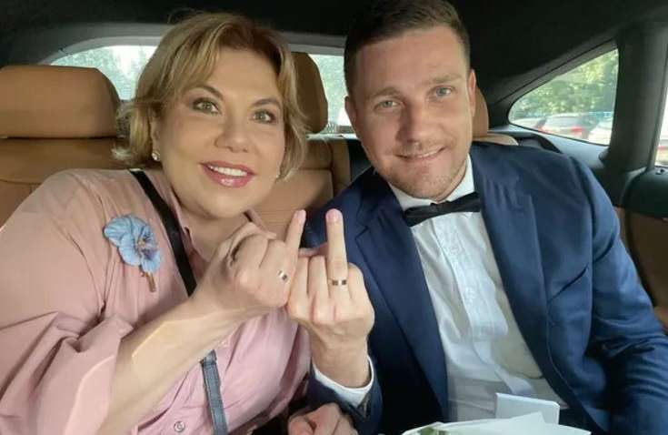 Популярна російська актриса народила первістка в 53 роки Популярна російська актриса народила первістка в 53 роки