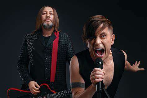 Опасались депортации в РФ: участники популярной российской группы сменили гражданство Опасались депортации в РФ: участники популярной российской группы сменили гражданство