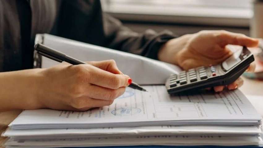 Що чекає на українців: чому Кабмін більше не може відкладати підвищення податків