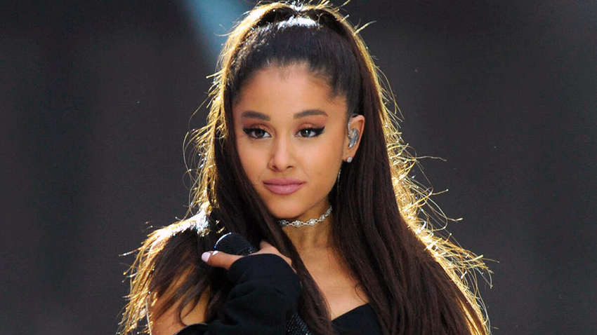 Тайная свадьба Арианы Гранде: в каком платье была певица (ФОТО)