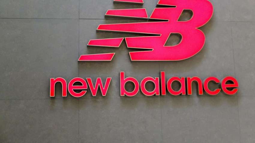 "Все зло йде звідти": в Росії зривають англомовні вивіски (відео) "Все зло йде звідти": в Росії зривають англомовні вивіски (відео)