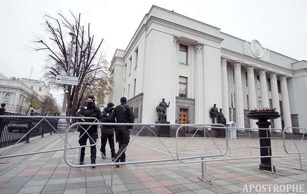 Пятница 13-е в деле: в Киеве заминировали Верховную Раду Пятница 13-е в деле: в Киеве заминировали Верховную Раду