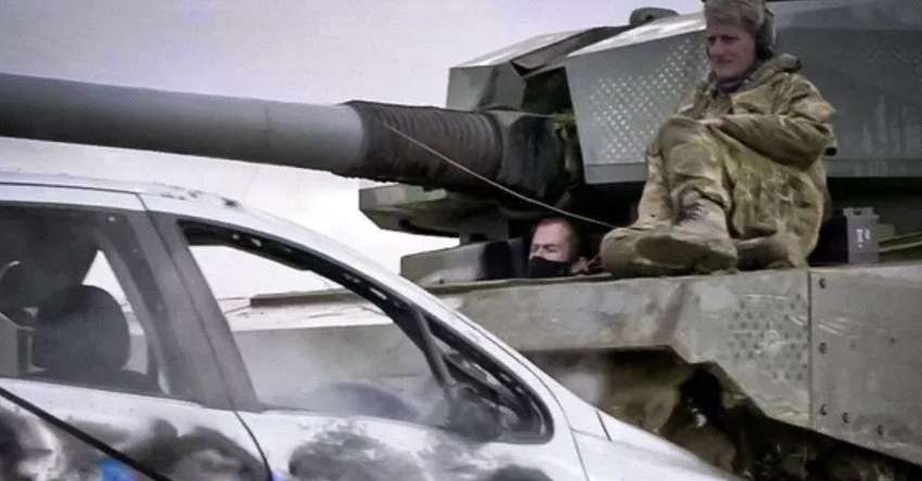 Знадобиться танк і дробовик: британці запропонували новий спосіб зняття стресу