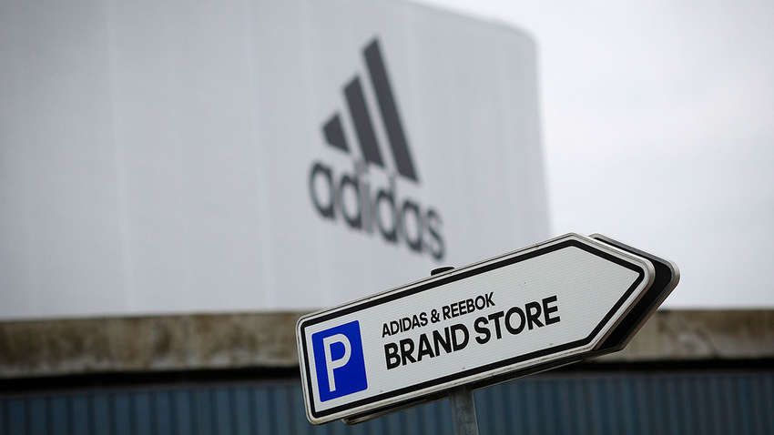 Adidas продає один зі своїх брендів