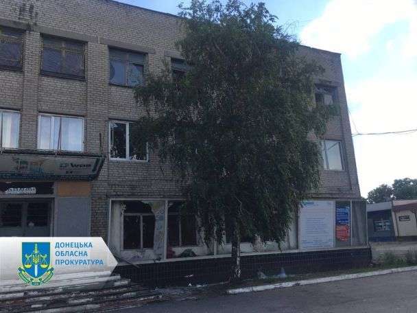 РФ Ураганами обстріляла центр Бахмута: загинуло 7 мирних жителів, ще 6  були поранені РФ Ураганами обстріляла центр Бахмута: загинуло 7 мирних жителів, ще 6  були поранені