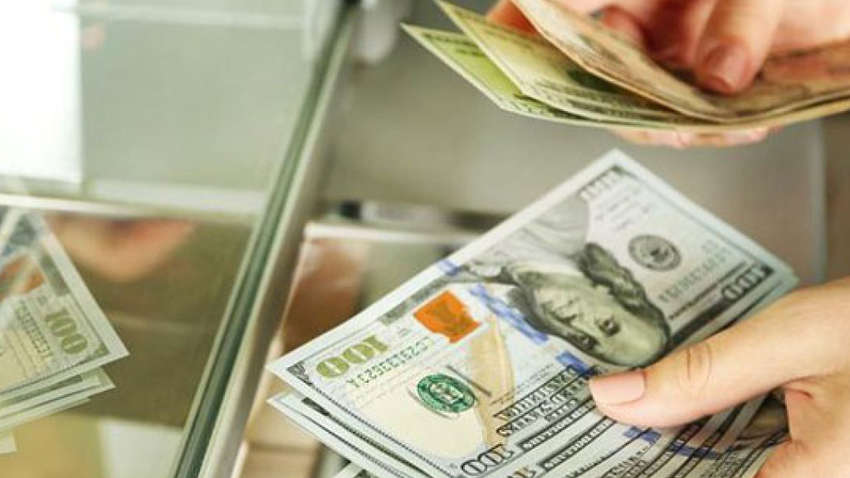 Трудовые мигранты переводят в Украину рекордные суммы