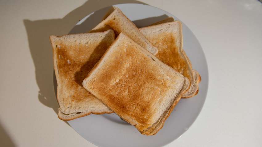 "Она становилась все привередливее": девочка восемь лет питалась только чипсами и хлебом (фото) 