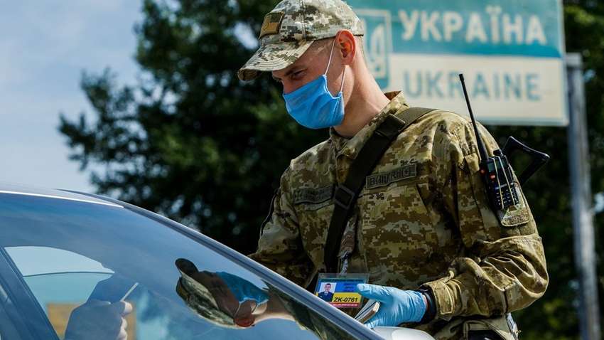 Україна пускатиме через кордон іноземців, але є умови