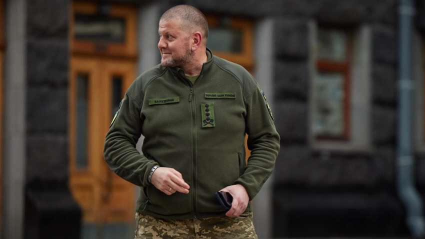 Залужный рассказал о ситуации на фронте, объяснив, почему теперь все под контролем Залужный рассказал о ситуации на фронте, объяснив, почему теперь все под контролем