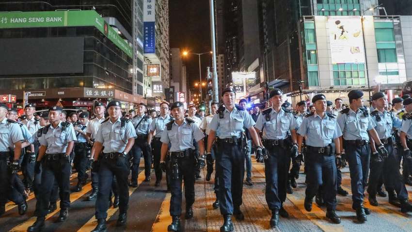 Протестувальники в Гонконзі відстежують переміщення поліції через мобільний додаток