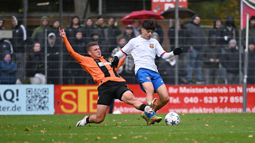 “Шахтар” розгромно програв “Барселоні” в Юнацькій лізі УЄФА (відео) 