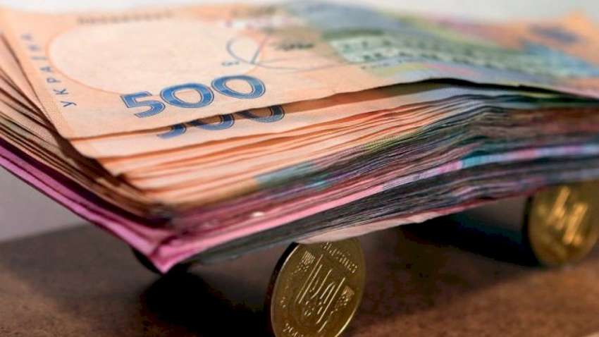 Стало відомо, на скільки підвищили мінімальну зарплату українців