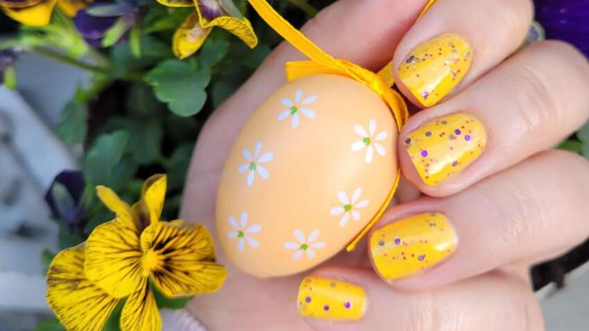 Нігті, як крашанки: який манікюр зробить вас зіркою Великодня