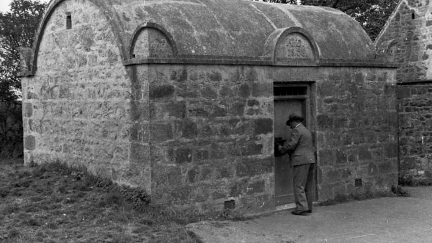 Как выглядит самая маленькая тюрьма в мире