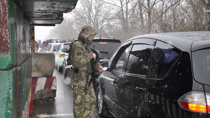 "День обміну": з Донецького СІЗО виїхало кілька автобусів 