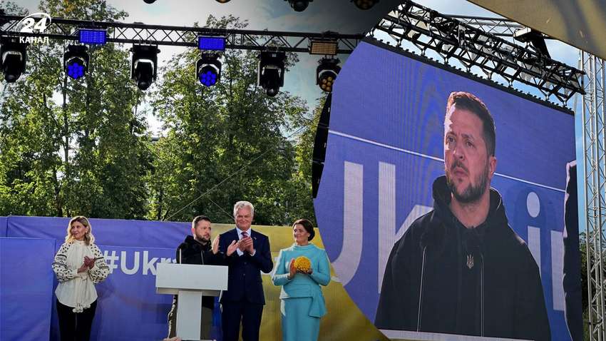 Зеленский сказал, останется ли он в Вильнюсе