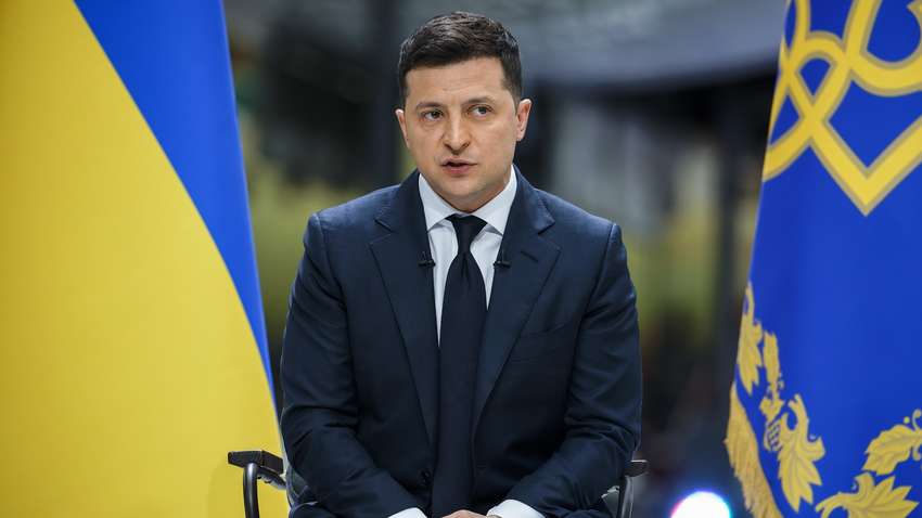 Зеленский рассказал о возможных компромиссах по Крыму и Донбассу Зеленский рассказал о возможных компромиссах по Крыму и Донбассу