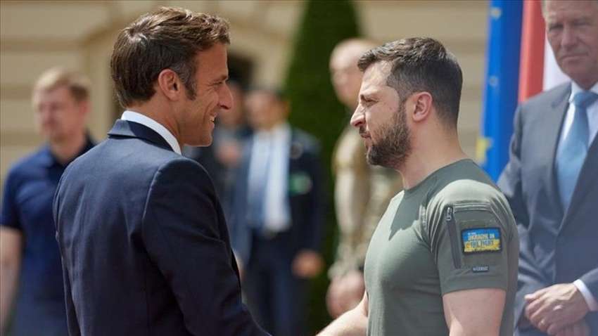 Зеленский знает, почему Макрон так резко изменил позицию относительно Путина Зеленский знает, почему Макрон так резко изменил позицию относительно Путина