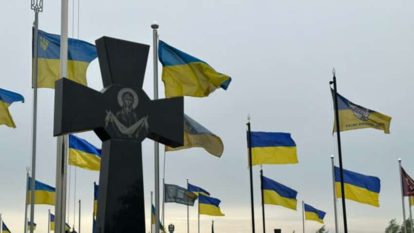 Единственный символ памяти: Кабмин утвердил новый вид надгробий на Национальном военном мемориальном кладбище