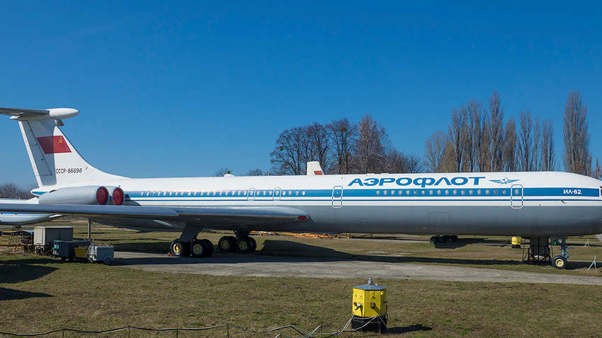 Российский "самолет смерти" Ил-62 долетел до Днепра: что известно о его полете (КАРТА)