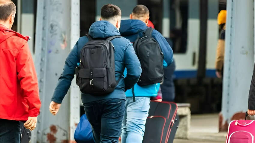 Міністр МВС повідомив, що найближчим часом чекає на чоловіків за кордоном