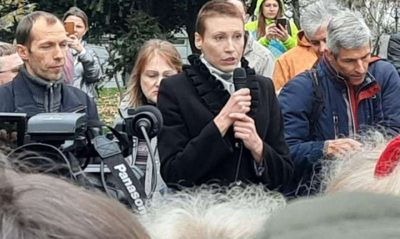 У Миколаєві сімейний лікар на площі заявила, що "коронавірусу немає": подробиці У Миколаєві сімейний лікар на площі заявила, що "коронавірусу немає": подробиці