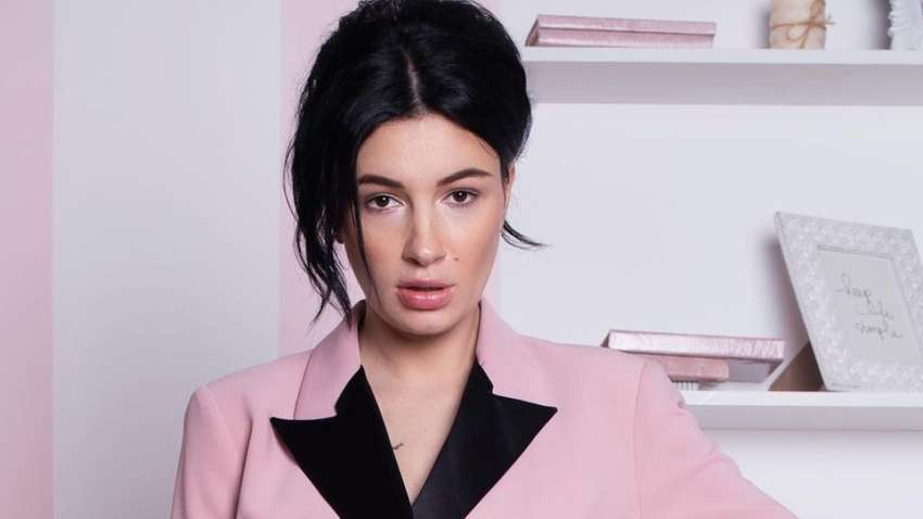 "Народ, работайте над собой": украинская певица удивила откровенным снимком