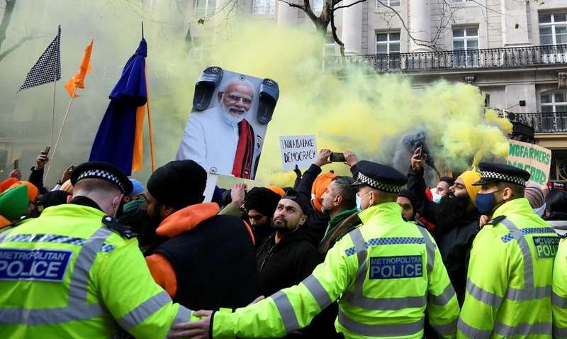 Протесты в Лондоне: тысячи британцев поддержали фермеров в Индии 