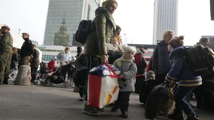 Беженцев таки заставят вернуться в Украину: озвучено сенсационное заявление Беженцев таки заставят вернуться в Украину: озвучено сенсационное заявление