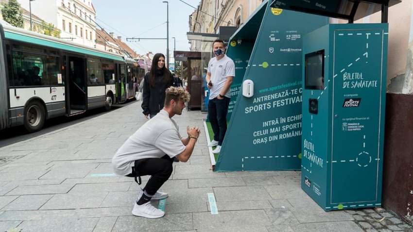 Бесплатный проезд на автобусе за 20 приседаний - в Румынии прошла акция, посвященная Неделе спорта