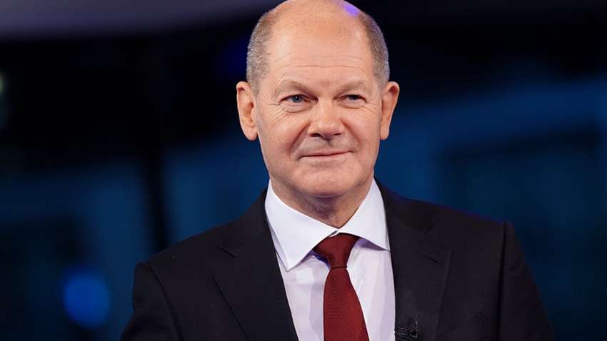 Шольц после визита президента Зеленского перешел на украинский Шольц после визита президента Зеленского перешел на украинский