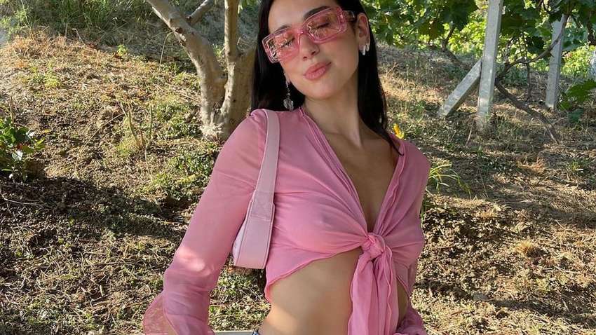 Дуа Липа похвасталась аппетитной фигурой в бикини (ФОТО)