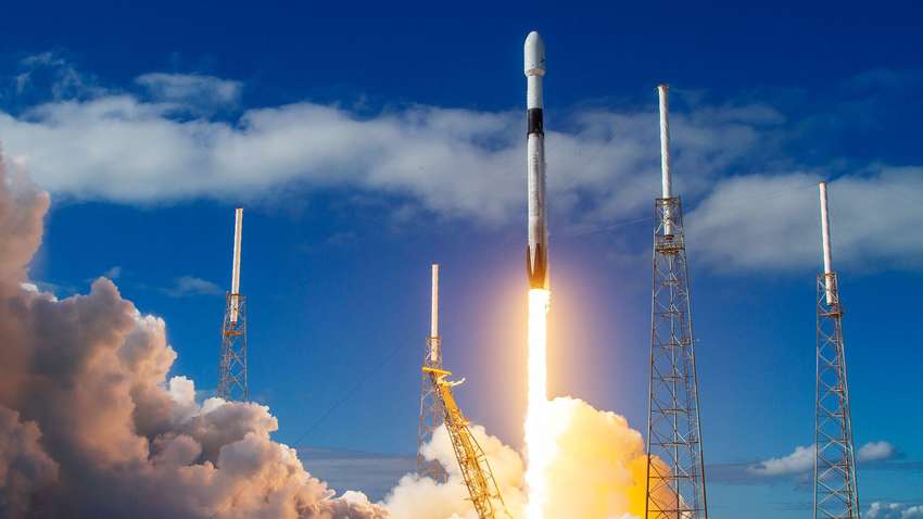 Компанія Ілона Маска розширює мережу комерційних мікросупутників