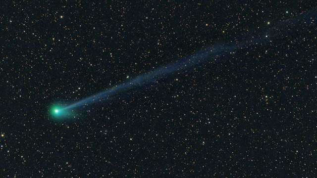 До Землі наблизилась рідкісна комета: де можна побачити